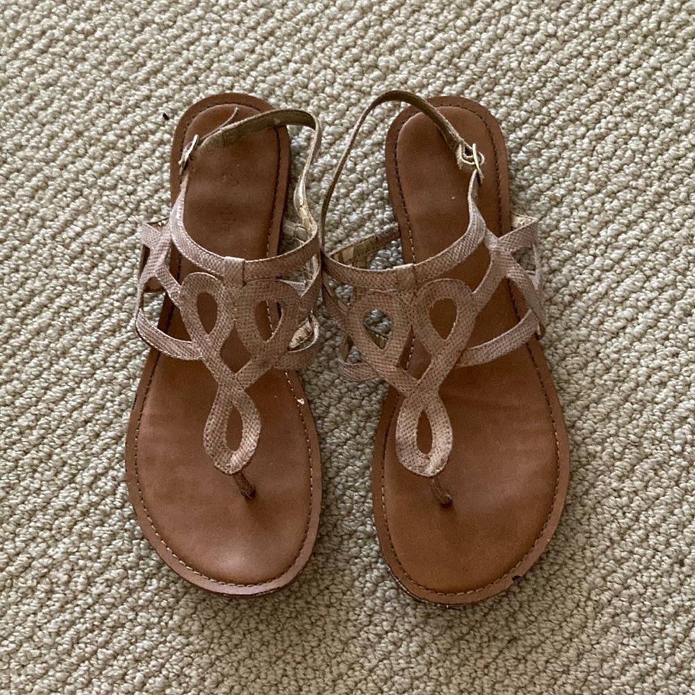 Kelly & Katie Nude Flourish Faux Snakeskin Thong Sandals Shoes Fancy Size 8 EUC